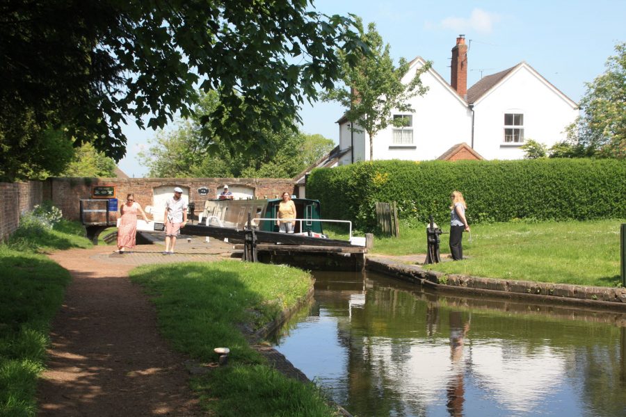 Cruise guide to the Staffs & Worcs Canal