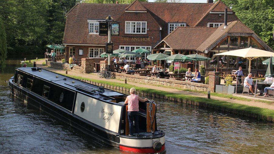 10 pubs on the River Wey Navigation