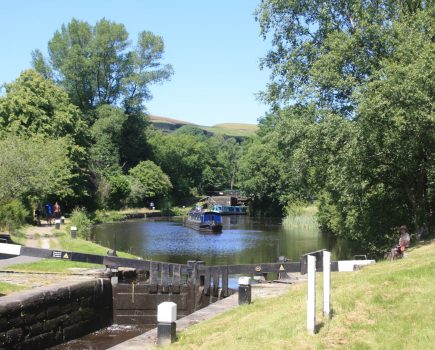 Cruise Guide to the Rochdale Canal