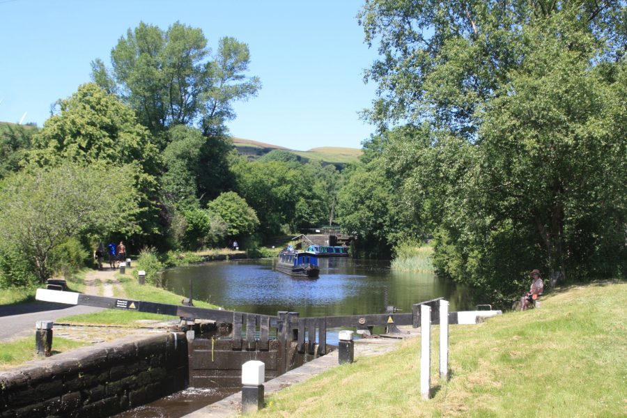 Cruise Guide to the Rochdale Canal