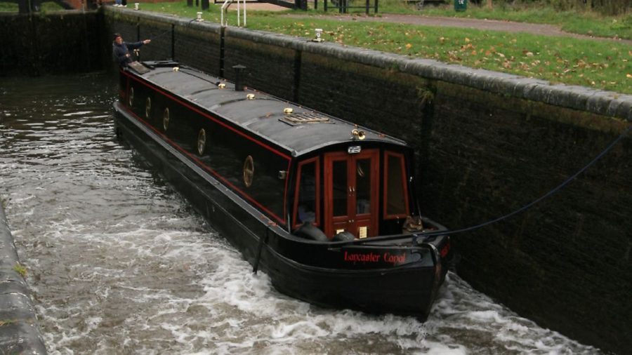 BBC programme about boat that sank in Kennet & Avon canal