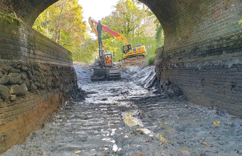 Dunsfold Park desilting results in 2km of fully navigable canal