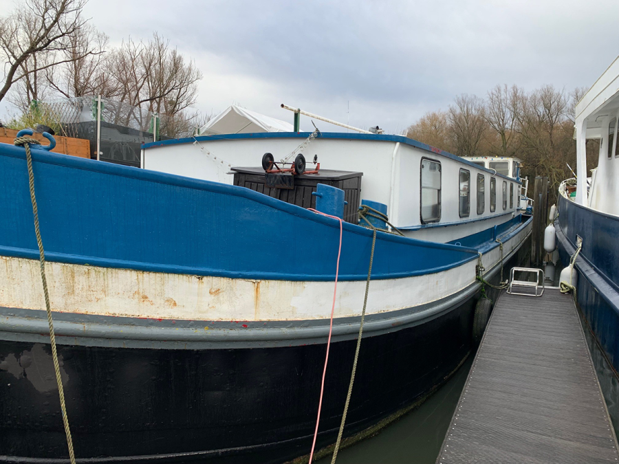 Christmas crackdown continues on unregistered Thames boats