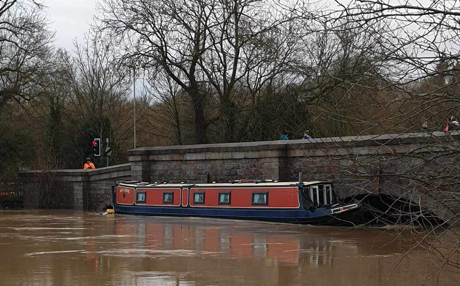 Proctor’s Park narrowboat sinking (video)