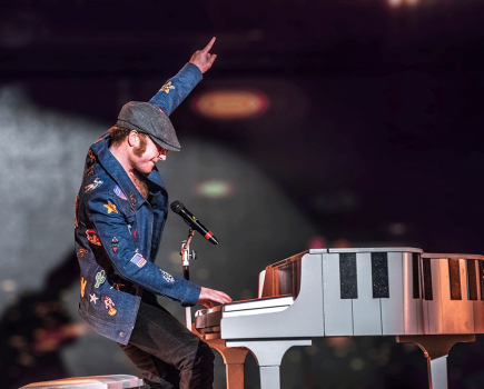 Young Elton tribute act to headline entertainment at Crick Boat Show