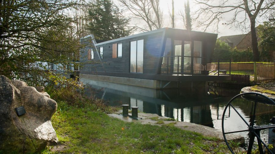 Boat test: “Oyster Catcher” the permanent house boat