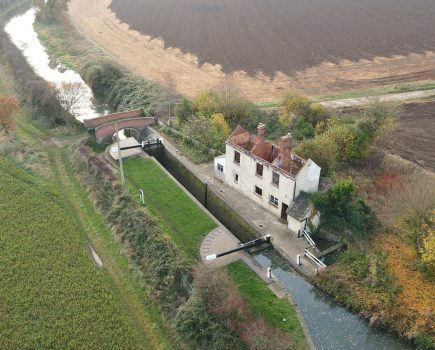 Fire-damaged lock keepers cottage on Oxford Canal up for sale!