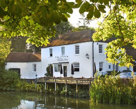 8 of the best pubs to visit along the Kennet & Avon Canal