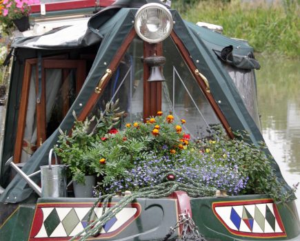 How to Creatively Style Your Narrowboat Garden