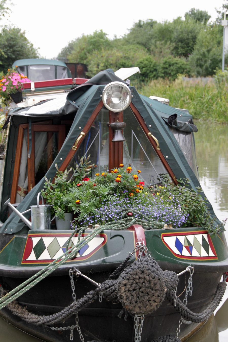 How to Creatively Style Your Narrowboat Garden