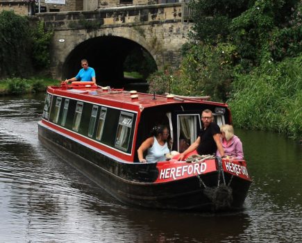 UK holiday hireboats preparing for great getaway