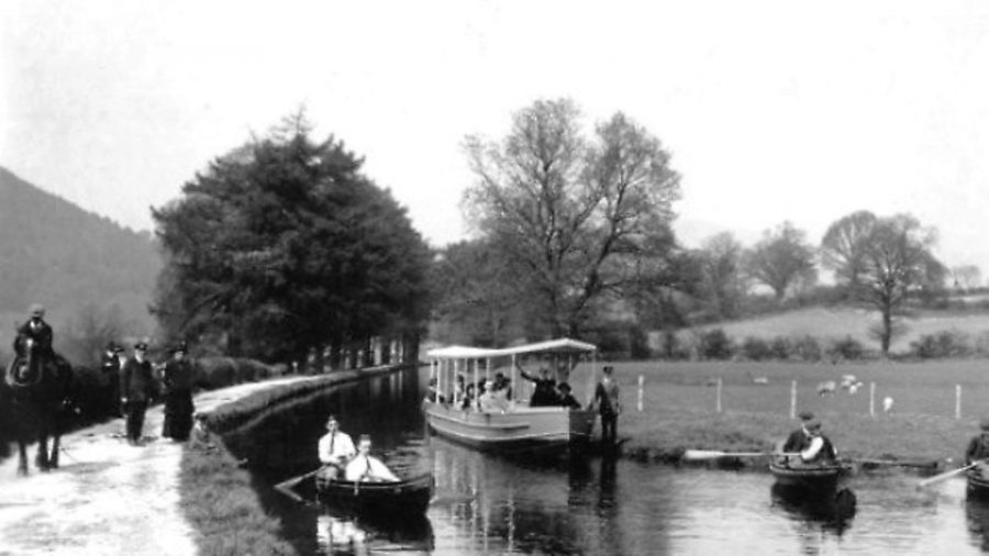 A history of leisure boating