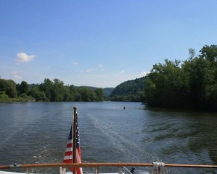 Boating abroad: on the Erie Canal in New York state PART ONE