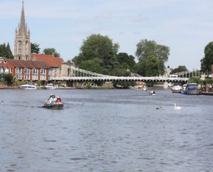 Boaters win Thames licence case