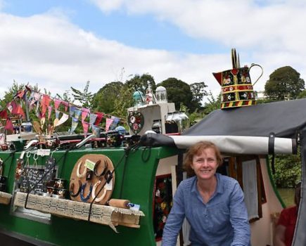 Canal careers: Swapping lecturing for narrowboat painting!