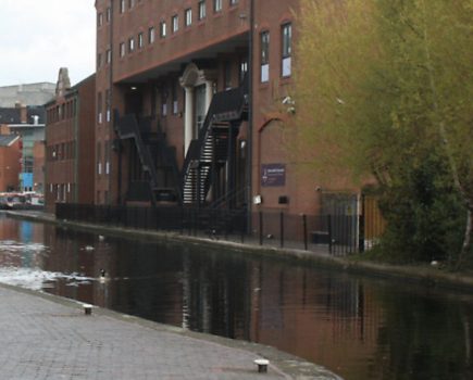 Leaks close Birmingham canal link