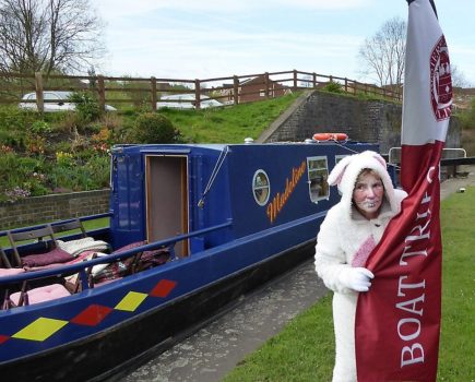 Easter cruises on the Chesterfield Canal