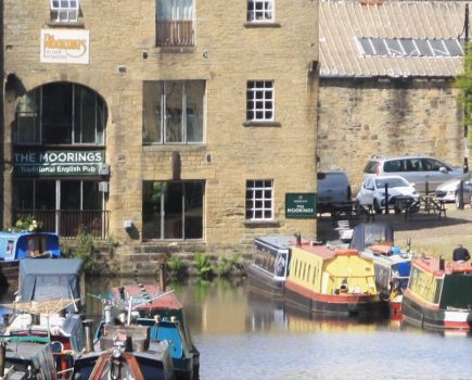 10 of the best pubs along the: Calder & Hebble Navigation